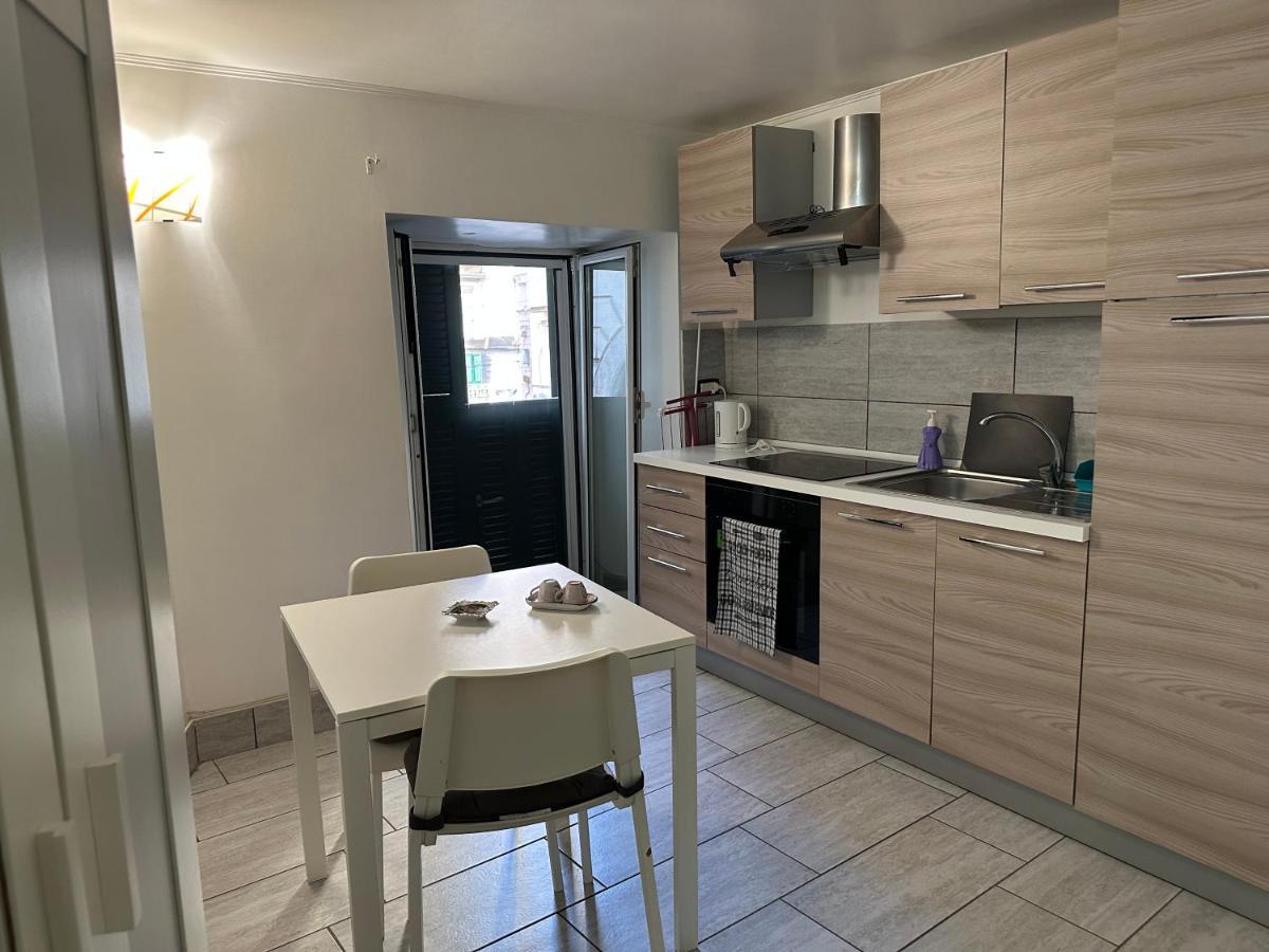 Cyrus Apartment